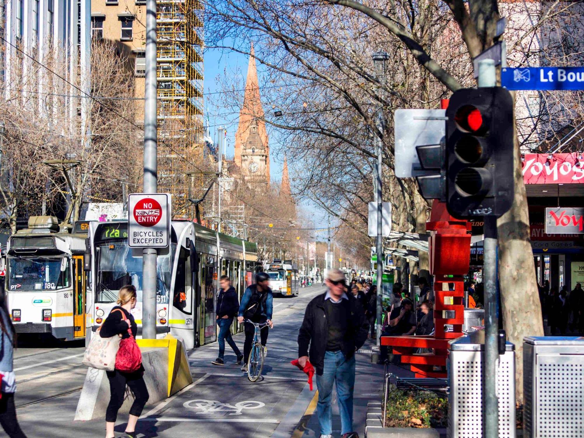 فندق بولمان ميلبورن أون سوانستون ملبورن المظهر الخارجي الصورة The Melbourne CBD is the most densely populated area in Australia.