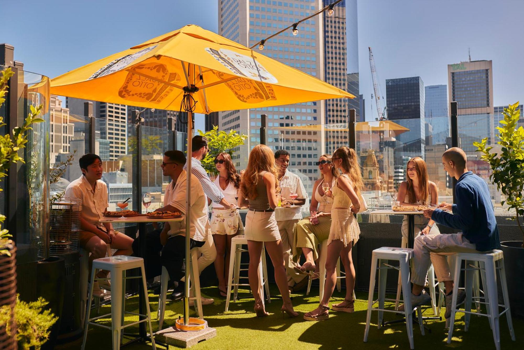 فندق بولمان ميلبورن أون سوانستون ملبورن المظهر الخارجي الصورة The Terrace at the Crown Hotel
